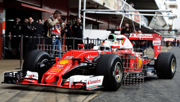 Vettel Kuasai Hari Pertama Tes Pramusim Barcelona