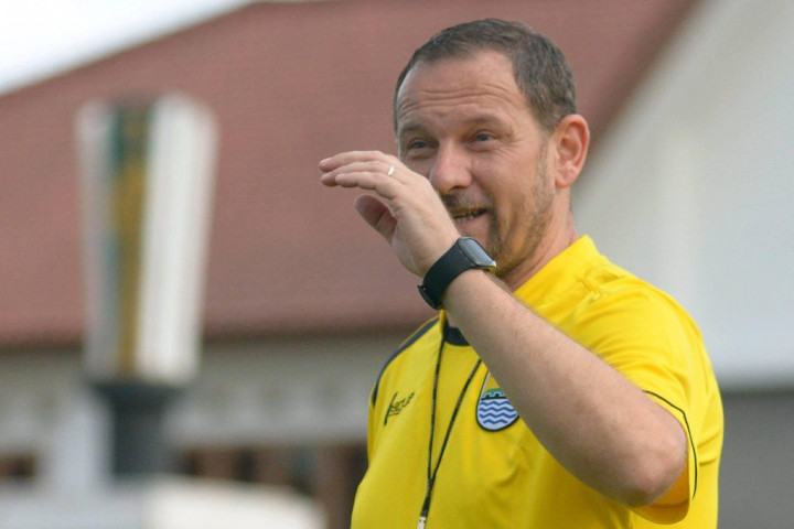 Lawan Arema, Dejan Siapkan Penyerang Muda Asal Papua