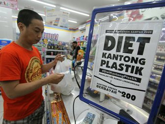 Plastik Berbayar akan Sasar Pasar Tradisional