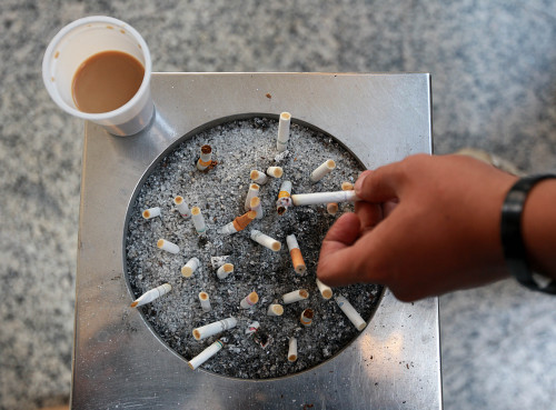 Kemiskinan, Malanutrisi dan Konsumsi Rokok