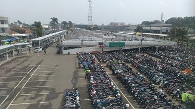 Calon Penumpang Kereta Keluhkan Penutupan Parkir di Stasiun Bogor