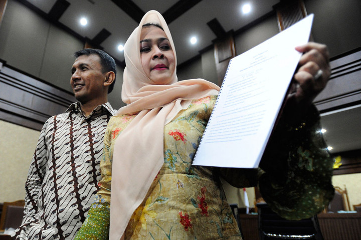 Pembacaan Pledoi Gatot Pujo Nugroho dan Evy Susanti