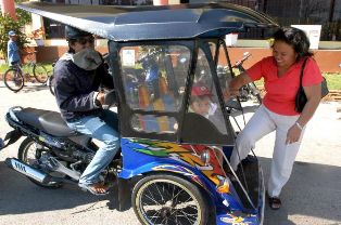 Diajak <i>Curhat</i>, Pengemudi Becak Hipnotis Penumpang 