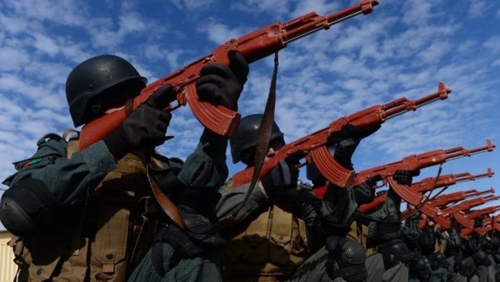 Rusia Kirimkan 10 Ribu Senapan Kalashnikov ke Afghanistan