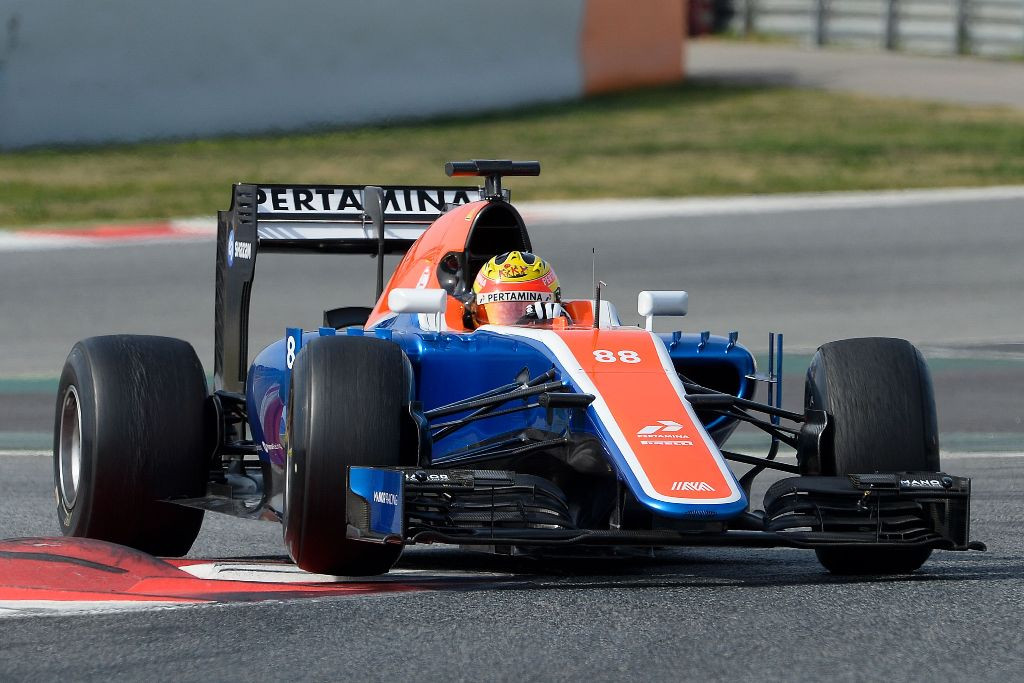Rio Haryanto sedang mengendarai mobil tim Manor, MRT05. (AFP / JOSEP LAGO)