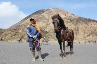 Kawasan Kaldera Bromo Kembali Dibuka Bagi Wisatawan