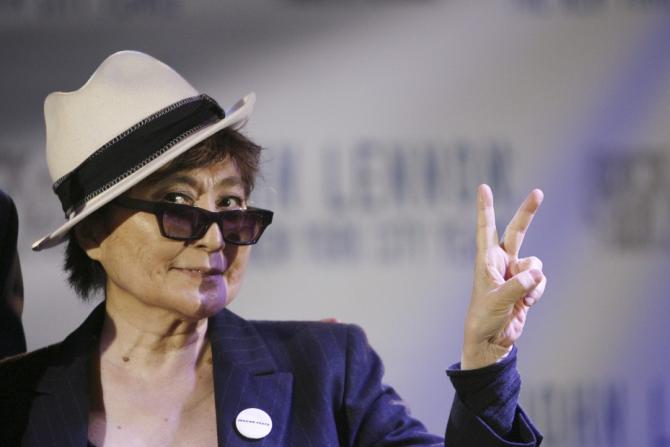 Yoko Ono Dirawat di Rumah Sakit
