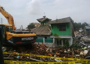 Pembongkaran Kalijodo Sisakan Sebuah Masjid