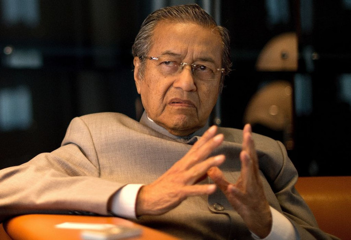Mahathir Mohamad Keluar dari Partai UMNO