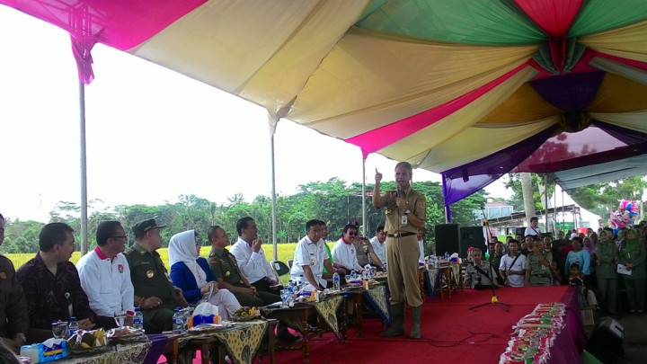 Ganjar Pranowo Tantang Petani Cilacap