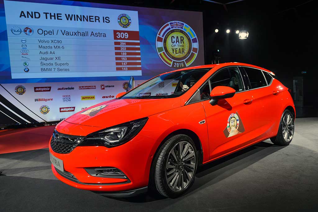 Opel-Vauxhall Astra Sabet Gelar Car of The Year Eropa 2016