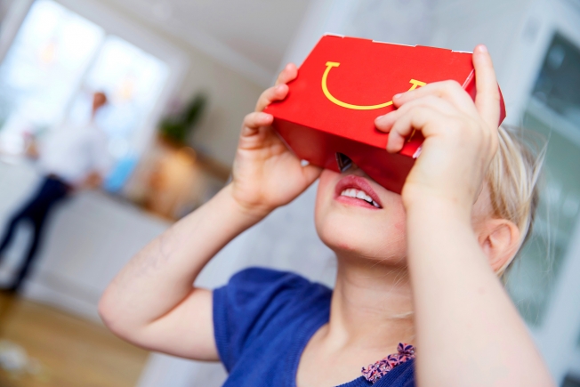 McDonald Swedia Ubah Kotak Happy Meals Jadi Headset VR 