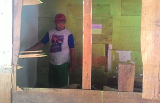 Guru Mengaji Ini Nekat Tinggal di Permukiman PSK