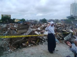 Runtuhan Bangunan di Kalijodo Jadi Tempat Selfie Warga 