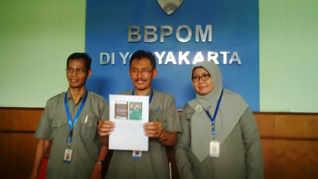 Petugas BBPOM DIY. (Metrotvnews.com/Patricia Vicka)