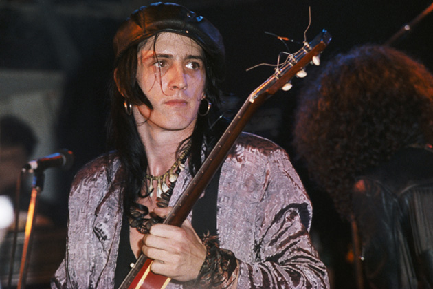 Reuni Guns N' Roses Tanpa Izzy Stradlin