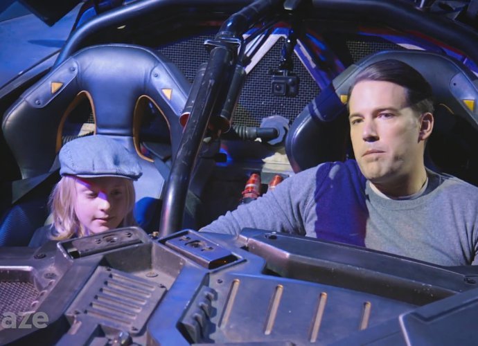 Ben Affleck mengajak penggemar naik Batmobile