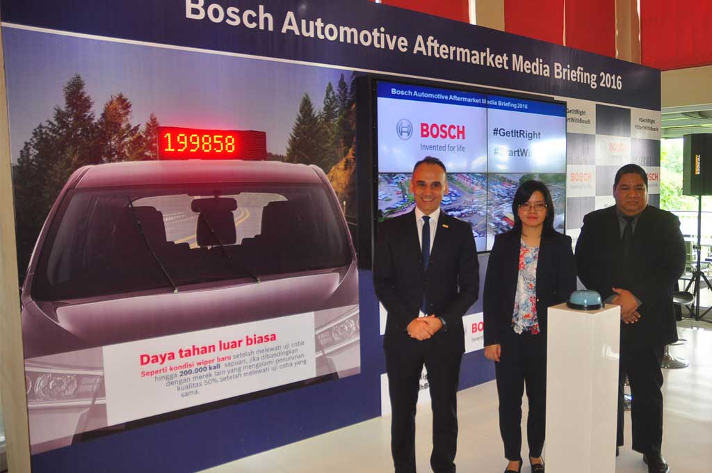 Bosch meluncurkan produk baru wiper mobil dengan desain khusus wilayah tropis. MTVN/A Harry Budiawan
