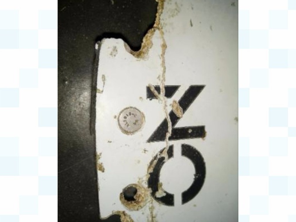 Puing diduga dari Malaysia Airlines MH370 di Mozambik (Foto: Reuters)