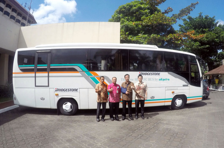 <i>Road Show</i> Hino FC Bus Kini Mampir di Bandung  