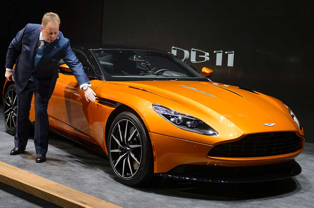 Aston Martin DB11 Unjuk Gigi di Geneva Motor Show