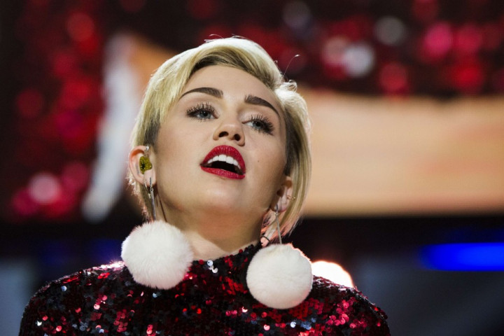 Miley Cyrus Pindah Negara jika Donald Trump Jadi Presiden