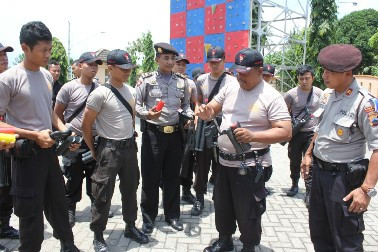 Sabhara Polres Kendal Latih Kemahiran Gunakan Senjata Gas Air Mata