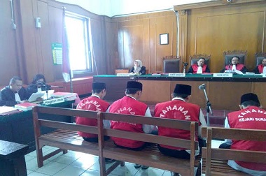 Tantangan Pengadilan Ungkap Fakta di Balik Kematian Salim Kancil