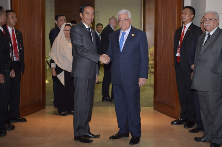 Presiden Jokowi Jamu Peserta KTT LB OKI dalam Acara Makan Malam  