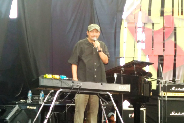 Sedang Berkabung, Idang Rasjidi Tetap Tampil Memukau