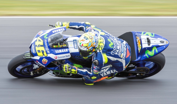 Hamilton Favoritkan Valentino Rossi Sabet Titel Juara MotoGP 2016