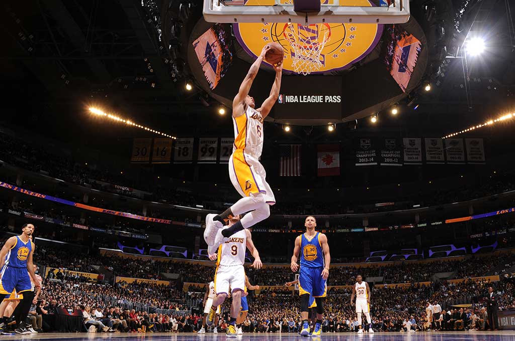 Lakers Tumbangkan Warriors 112-95