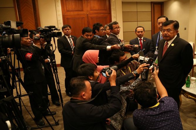 Kalla Urges OIC Members Unite to Solve Palestinian Issue