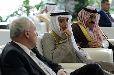 Berdialog dengan Menlu Saudi, Jokowi Ingin Tingkatkan Kuota Haji