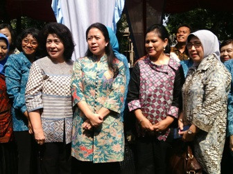 Ibu Negara Canangkan PIN Polio di Solo  