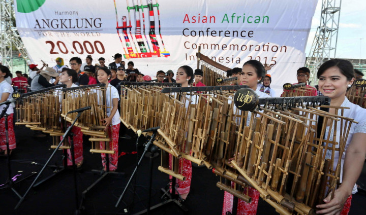 Pertunjukan Angklung Indonesia Meriahkan Festival Budaya Dunia