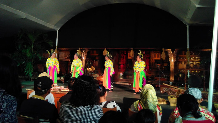 Dendang Menyambut Gerhana