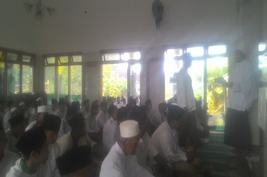 Salat Gerhana Berlangsung di Jombang
