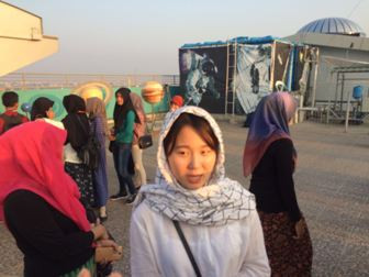 Warga Korsel Amati Gerhana Matahari dari Gedung UMSU Medan