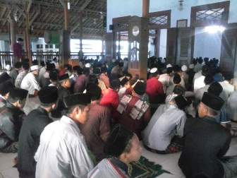 <i>Gerhana Matahari Bukti Kekuasaan Allah</i>