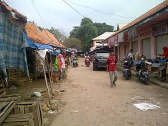 Gerhana Matahari, Pasar di Madura Sepi