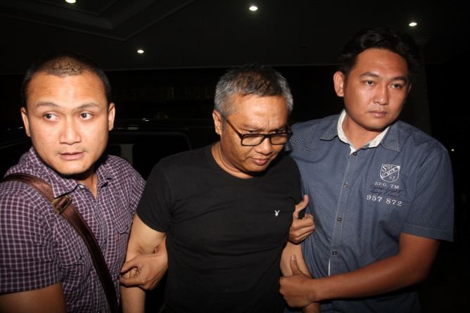 Alex Usman Berharap Bebas dari Tuntutan