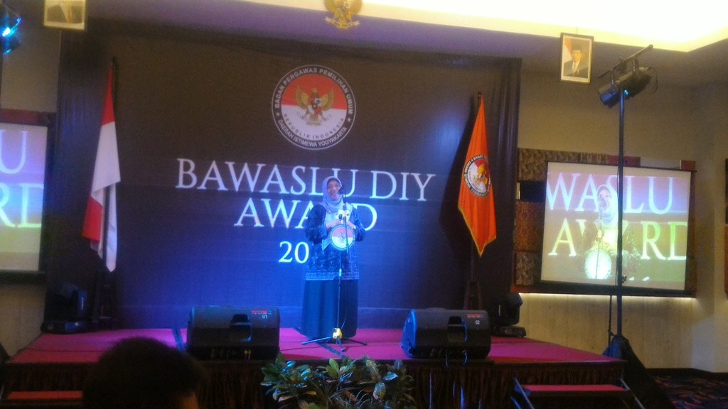Komisioner Bawaslu Endang saat dalam kata sambutan di Bawaslu DIY Award 2016. (Metrotvnews.com/Patricia Vicka)