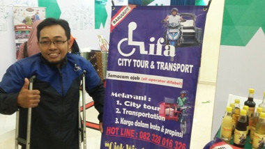 Ditolak Ojek <i>Online</i>, Triyono Bikin Ojek Difabel