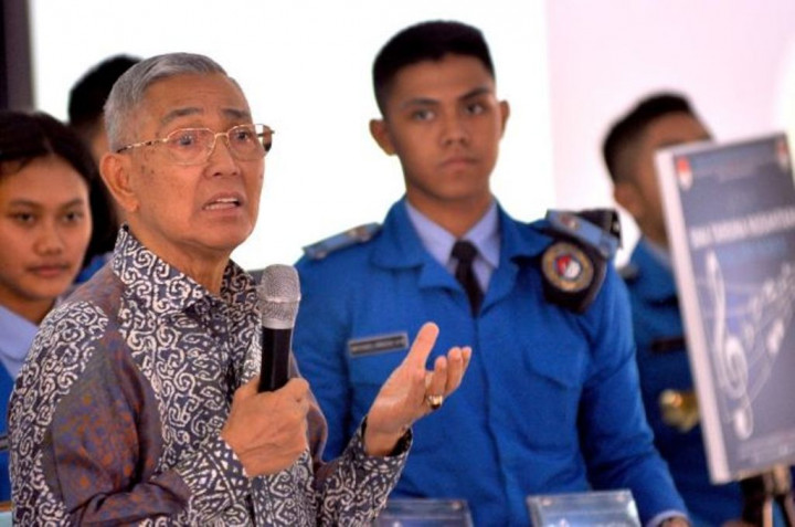 Try Sutrisno Minta Amendemen UUD 1945 Dikaji Ulang 