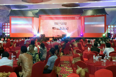 Hino Night Sambangi Kota Bandar Lampung 