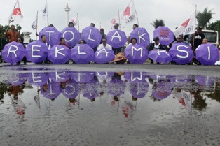 Solidaritas Perempuan Tolak Reklamasi