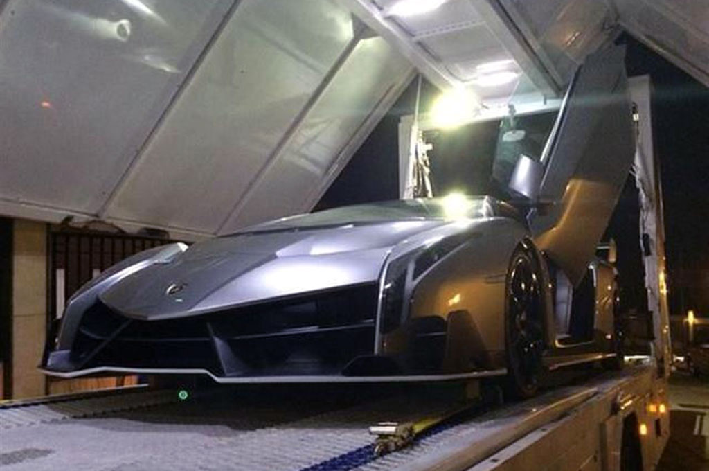  Lamborghini  Veneno  Ini Terjual dengan Harga  Tiga Kali 