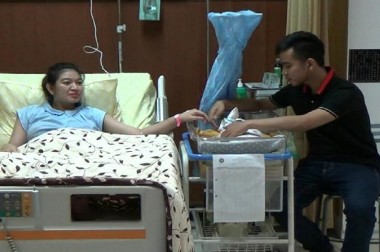 Selvi Ananda dan Jan Ethes Tinggalkan Rumah Sakit 