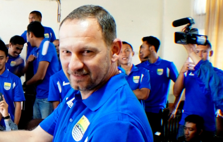 Jumpa Mitra Kukar, Dejan Antonic Targetkan Kemenangan